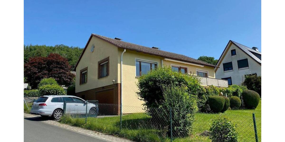 Einfamilienhaus Bad Laasphe - 5 Zimmer, 158 m&sup2;, 190.000&euro; | Angebot:25667526