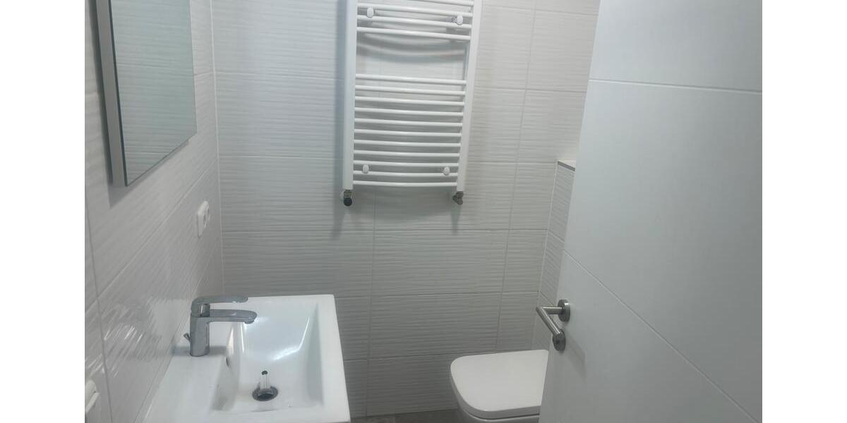 Erdgeschoßwohnung Hof - 3 Zimmer, 83 m&sup2;, 670&euro; | Angebot:25456667