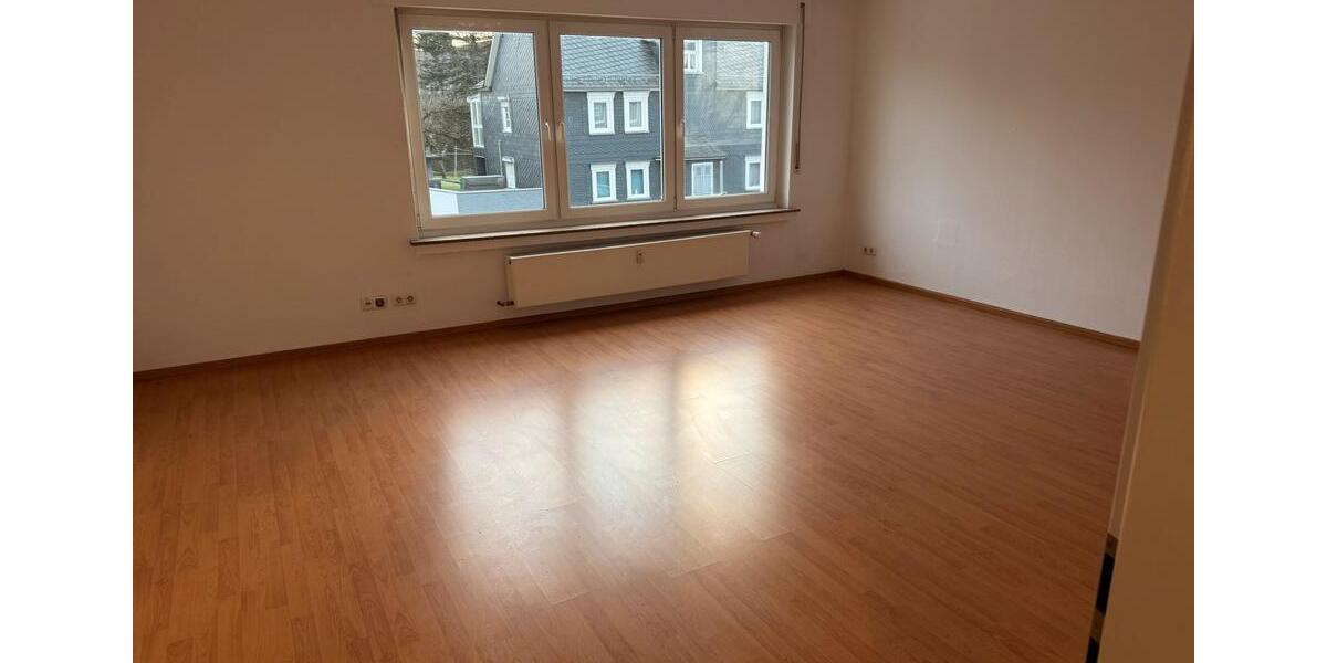 Etagenwohnung Siegen Dillnhütten - 2 Zimmer, 90 m&sup2;, 870&euro; | Angebot:25872745