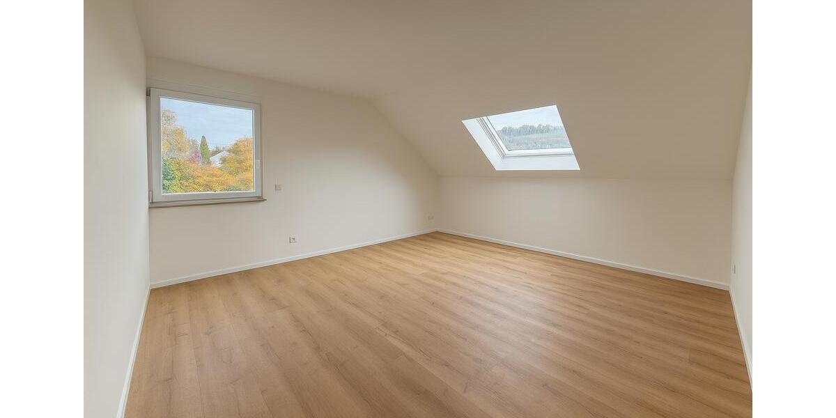Dachgeschoßwohnung Siegen Kaan-Marienborn - 3 Zimmer, 80 m&sup2;, 750&euro; | Angebot:26583384