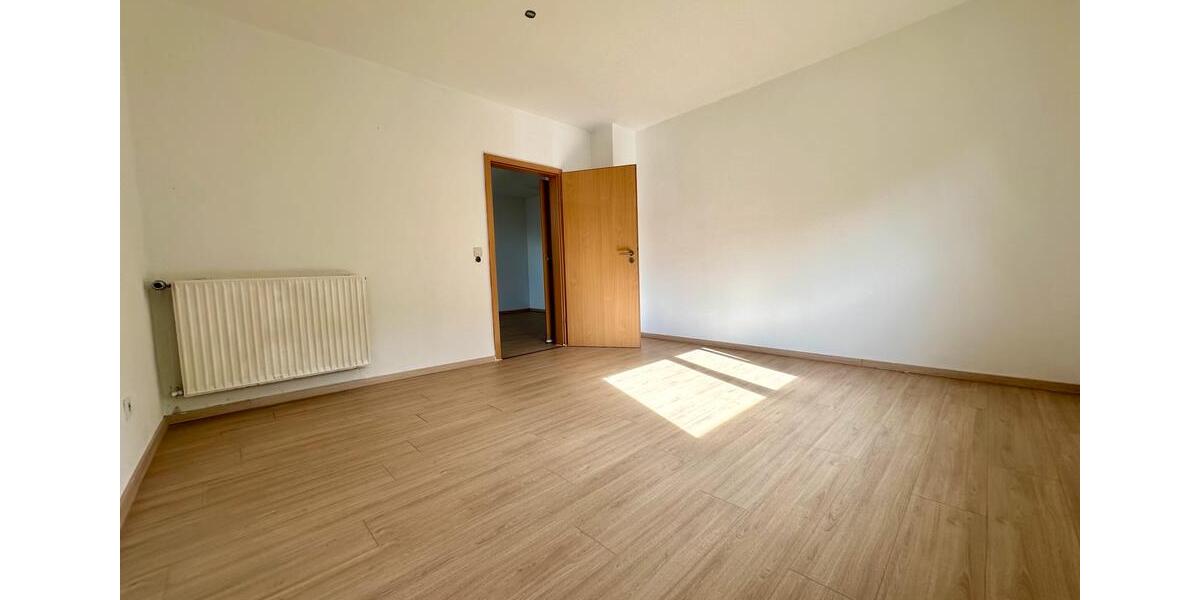 Erdgeschoßwohnung Lennestadt - 3 Zimmer, 100 m&sup2;, 700&euro; | Angebot:25756645