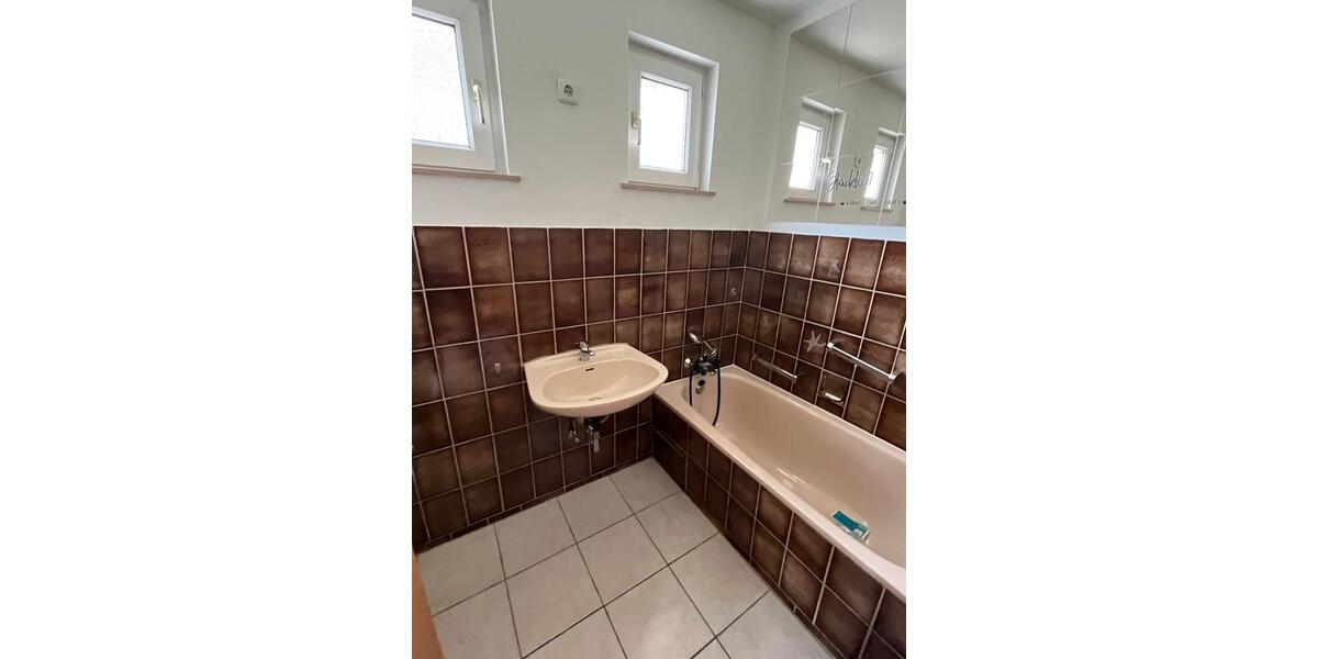 Doppelhaushälfte Siegen Eiserfeld - 4 Zimmer, 105 m&sup2;, 180.000&euro; | Angebot:26049519