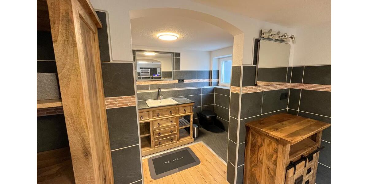 Etagenwohnung Siegen Eiserfeld - 3 Zimmer, 159 m&sup2;, 1.125&euro; | Angebot:26194327