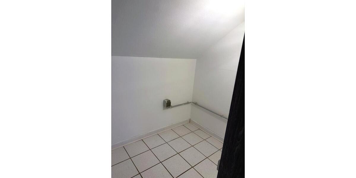Dachgeschoßwohnung Siegen Dillnhütten - 1 Zimmer, 31 m&sup2;, 83.500&euro; | Angebot:27219066