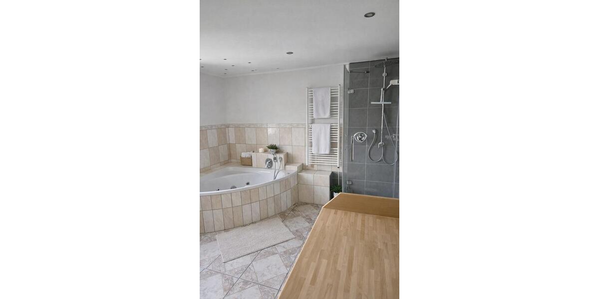 Mehrfamilienhaus, Wohnhaus Haiger - 9 Zimmer, 230 m&sup2;, 599.000&euro; | Angebot:26072521