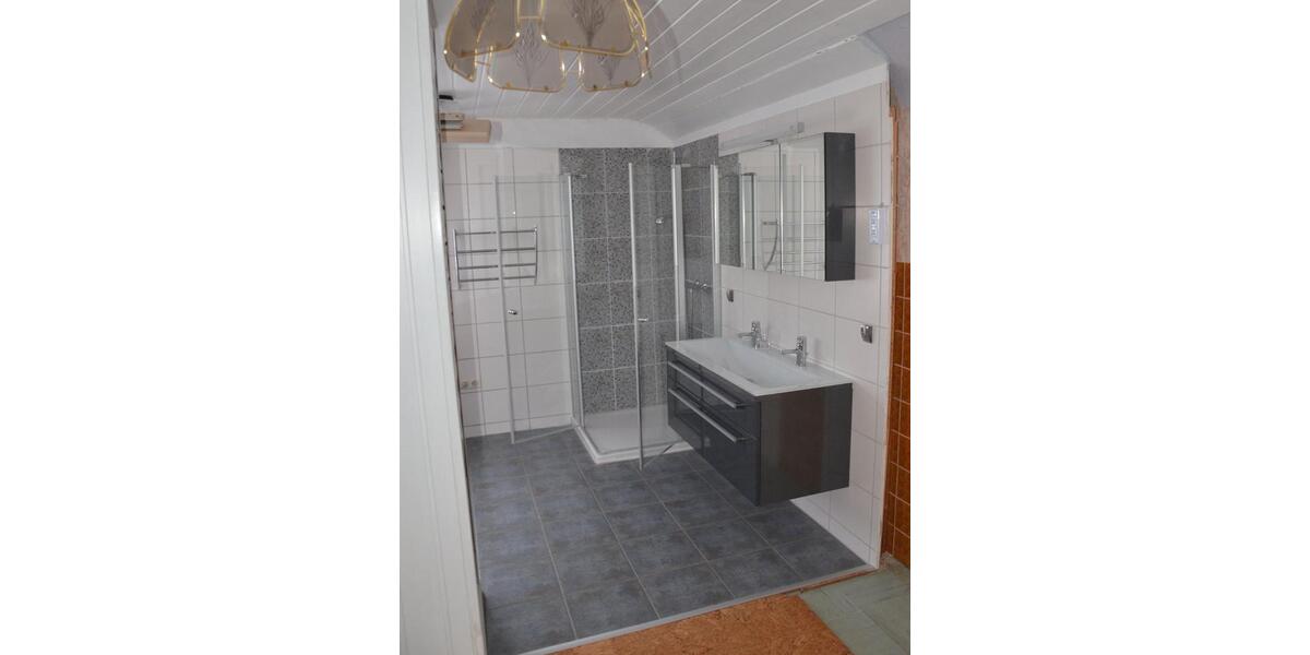 Einfamilienhaus Hilchenbach - 10 Zimmer, 300 m&sup2;, 300.000&euro; | Angebot:25982484