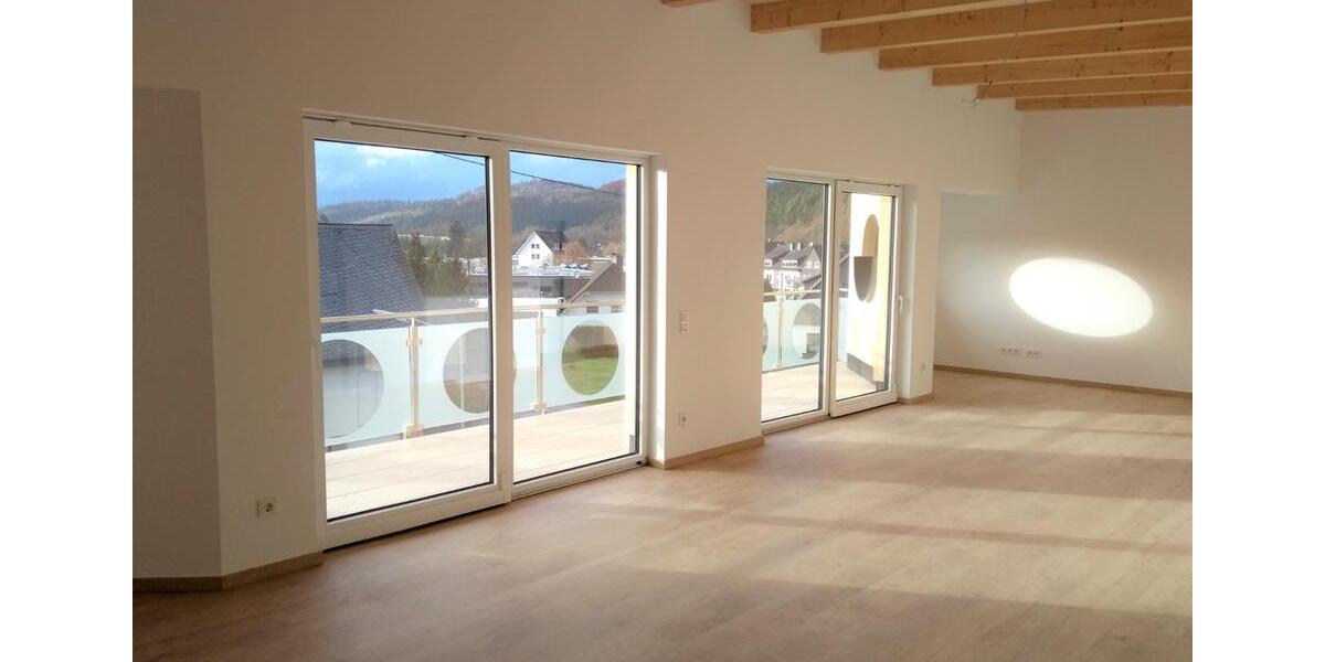 Dachgeschoßwohnung Kirchhundem - 2 Zimmer, 89 m&sup2;, 670&euro; | Angebot:25853029