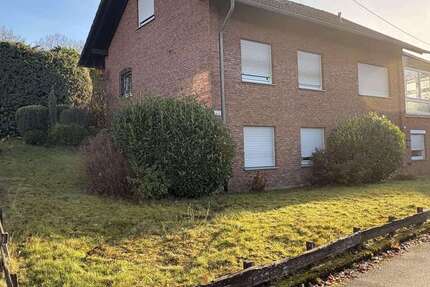 Haus Burbach - 8 Zimmer, 215 m&sup2;, 329.000&euro; | Angebot:25628460