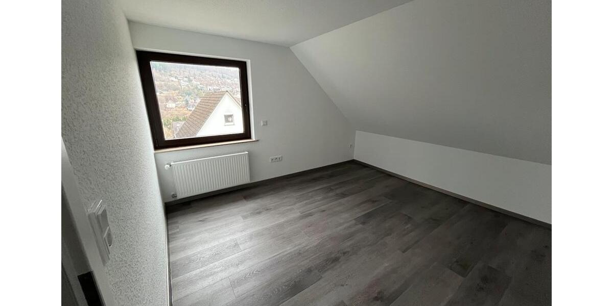 Dachgeschoßwohnung Steinebach/Sieg Sieg - 3 Zimmer, 95 m&sup2;, 850&euro; | Angebot:25837831