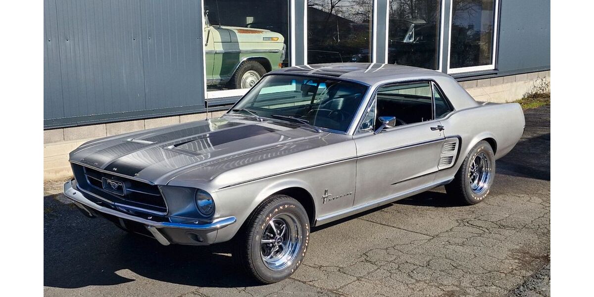 Ford Mustang 120.000 km 31.990 &euro; Breitscheid 35767