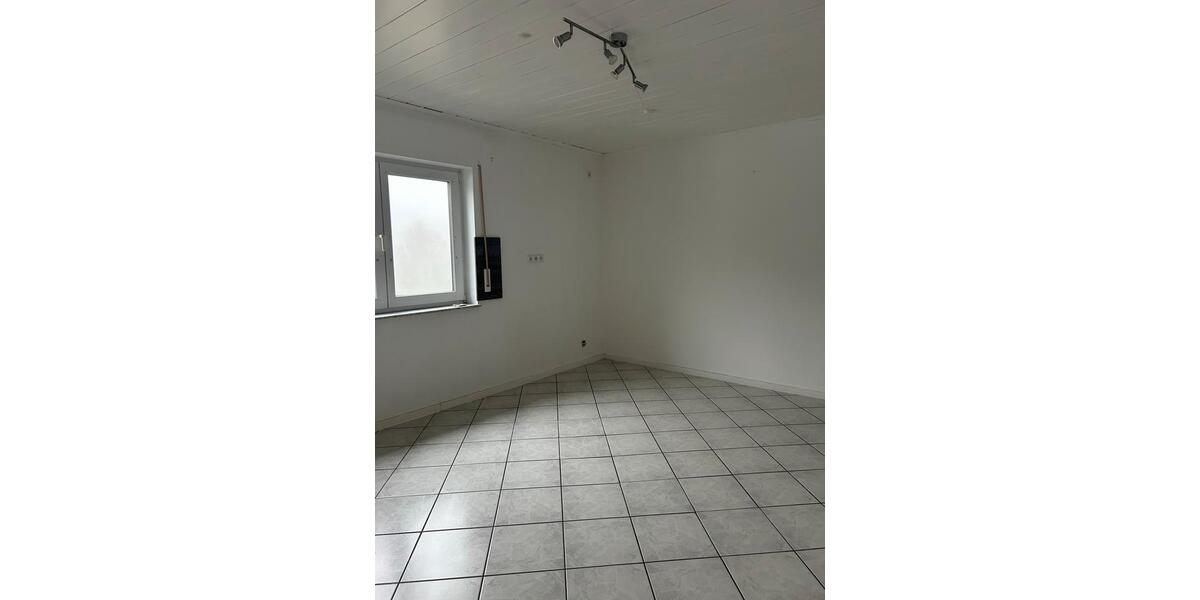 Dachgeschoßwohnung Morsbach - 3 Zimmer, 95 m&sup2;, 700&euro; | Angebot:25858710