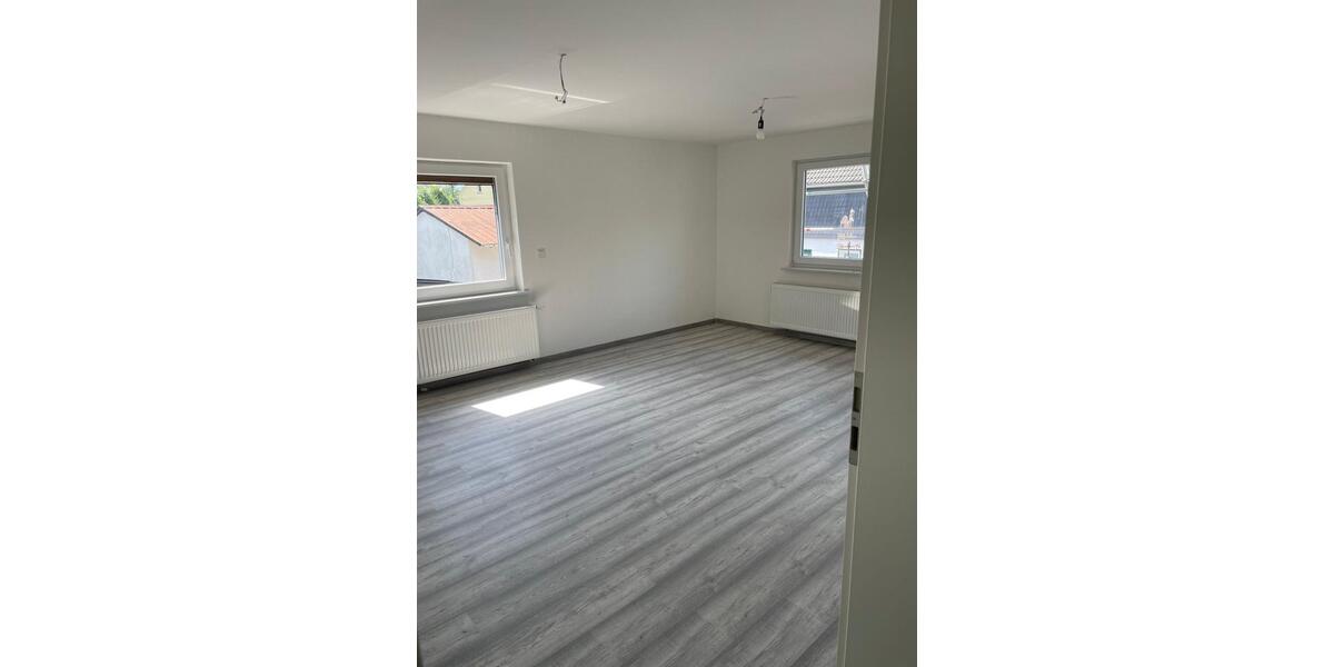 Mehrfamilienhaus, Wohnhaus Kreuztal - 8 Zimmer, 185 m&sup2;, 299.000&euro; | Angebot:26889254