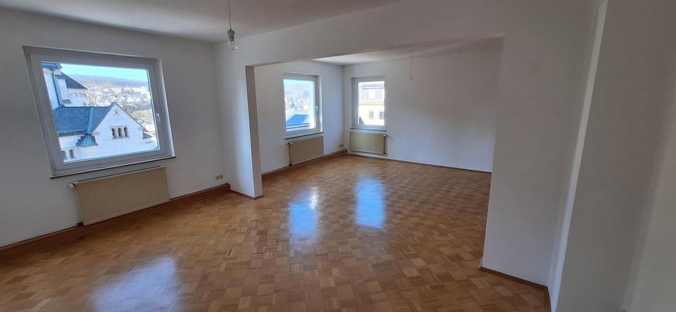Etagenwohnung Siegen - 4 Zimmer, 107 m&sup2;, 950&euro; | Angebot:25935462