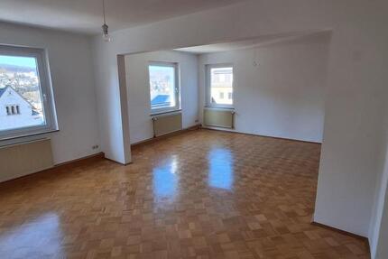 Wohnung Siegen - 4 Zimmer, 107 m&sup2;, 950&euro; | Angebot:25935462