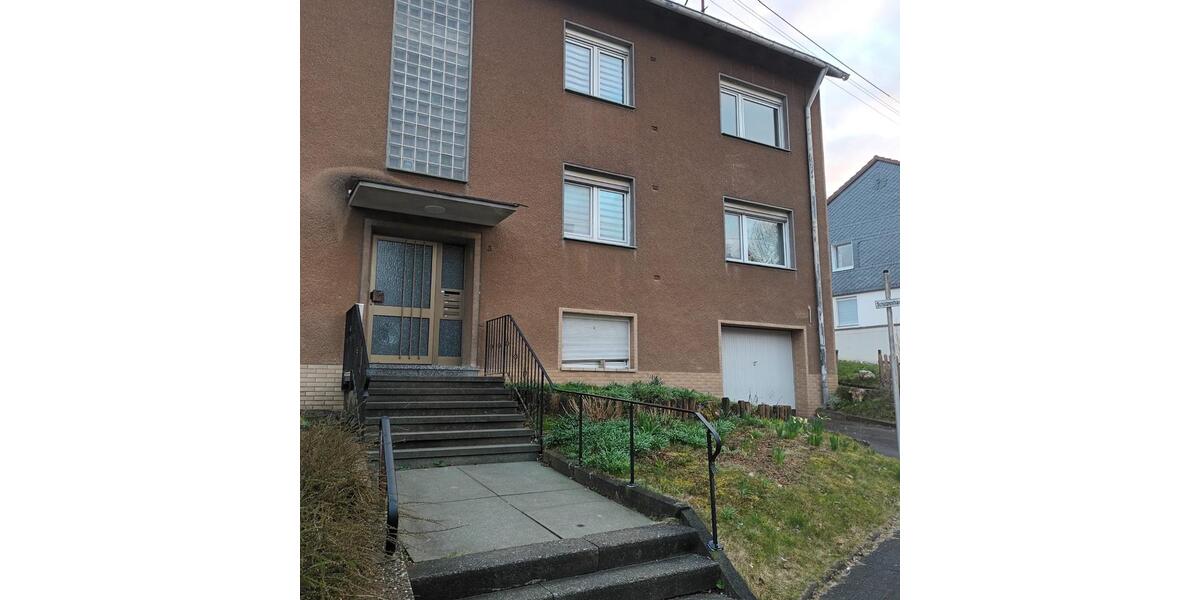 Mehrfamilienhaus, Wohnhaus Siegen Eiserfeld - 6 Zimmer, 140 m&sup2;, 260.000&euro; | Angebot:26395029