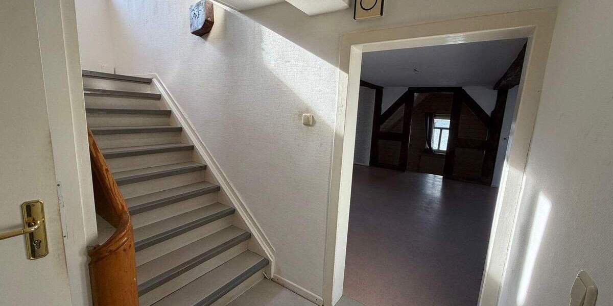 Mehrfamilienhaus, Wohnhaus Bad Laasphe - 4 Zimmer, 140 m&sup2;, 189.000&euro; | Angebot:25667710