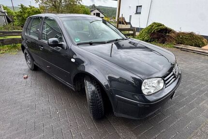 VW Golf 242.454 km 999 &euro; Burbach 57299