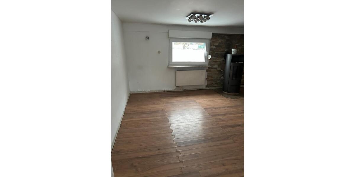 Doppelhaushälfte Burbach - 5 Zimmer, 137 m&sup2;, 135.000&euro; | Angebot:25050522