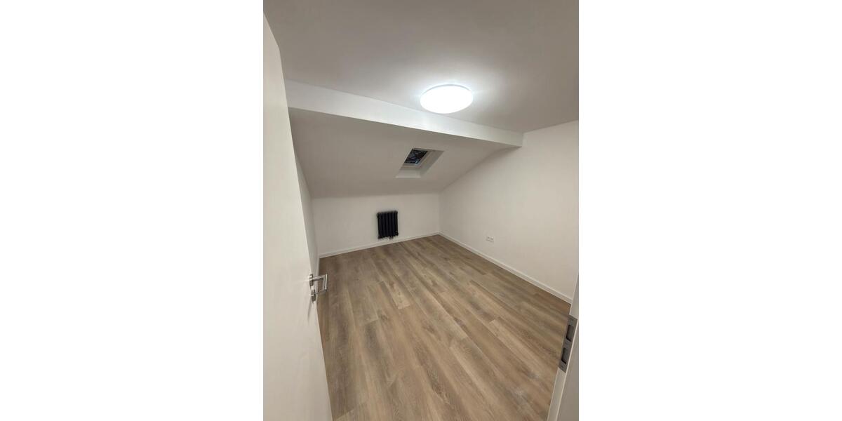 Dachgeschoßwohnung Betzdorf - 3 Zimmer, 95 m&sup2;, 700&euro; | Angebot:25999962