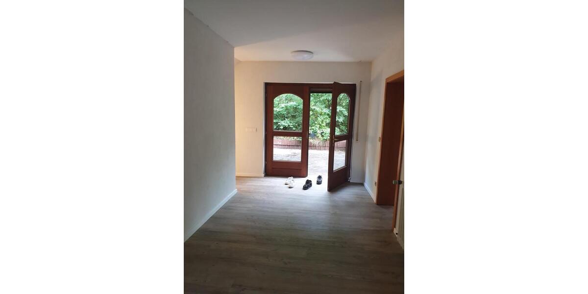 Etagenwohnung Dillenburg - 10 Zimmer, 227 m&sup2;, 199.900&euro; | Angebot:25678010