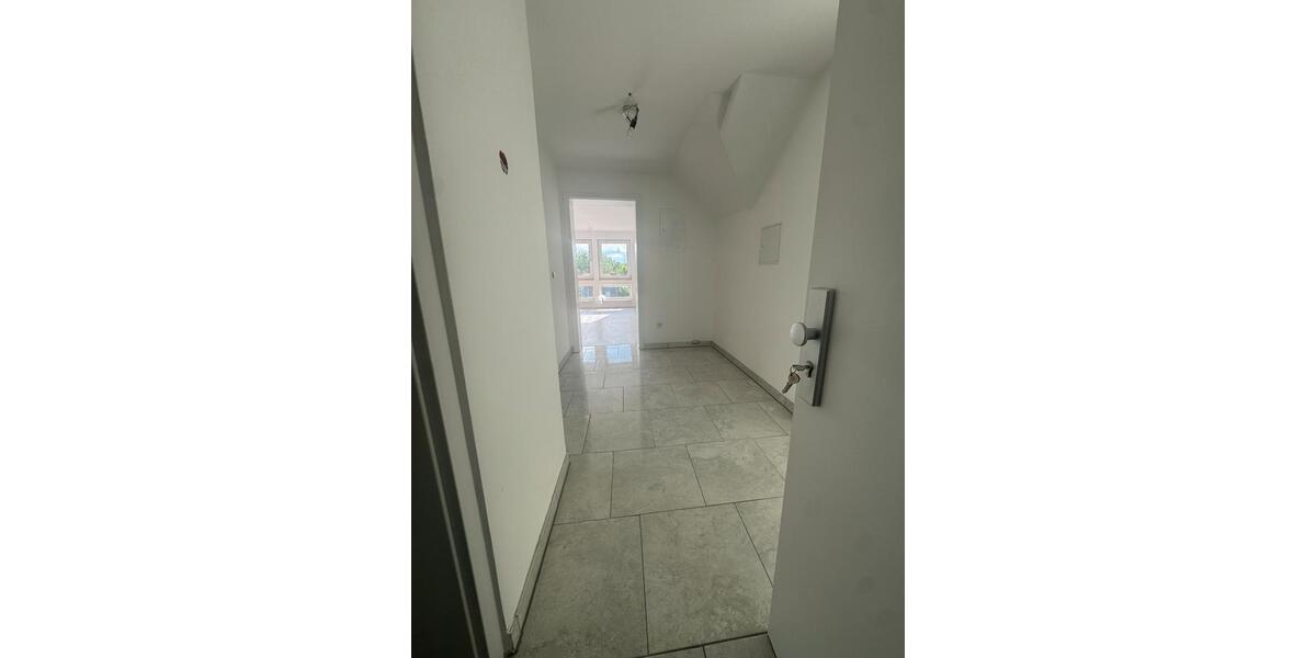 Dachgeschoßwohnung Kreuztal - 5.5 Zimmer, 75 m&sup2;, 700&euro; | Angebot:25721902