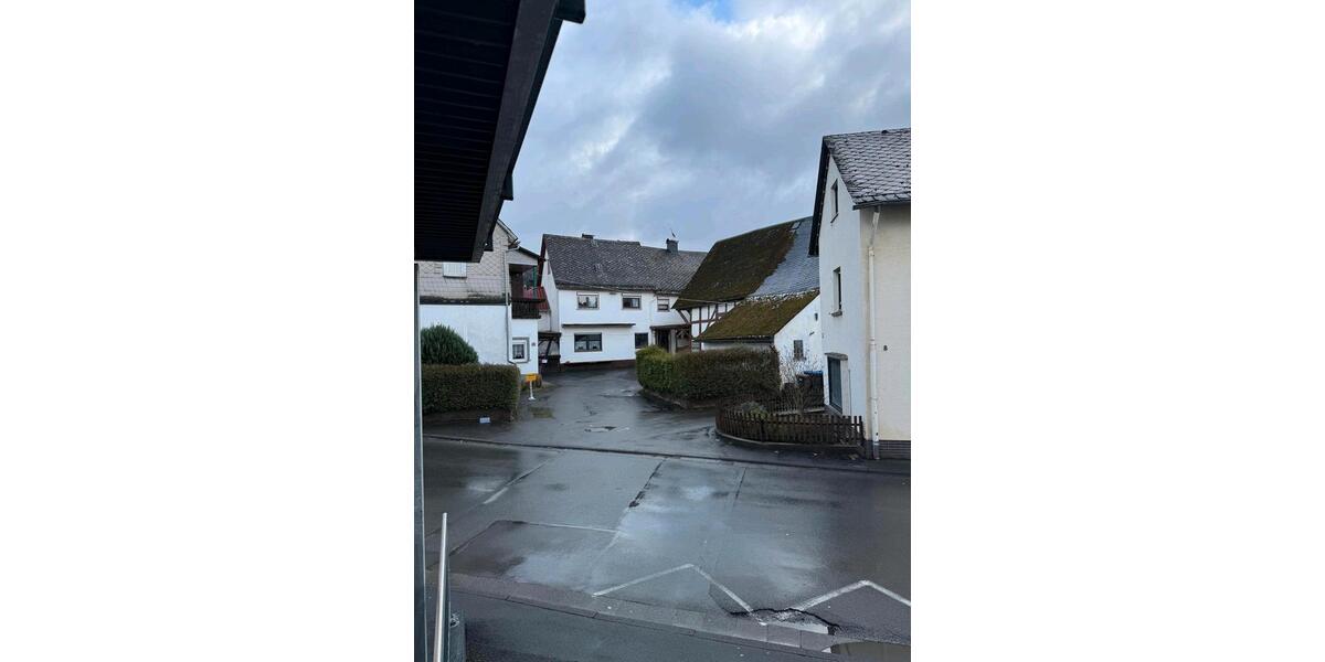 Einfamilienhaus Herborn - 13 Zimmer, 300 m&sup2;, 175.000&euro; | Angebot:25957476