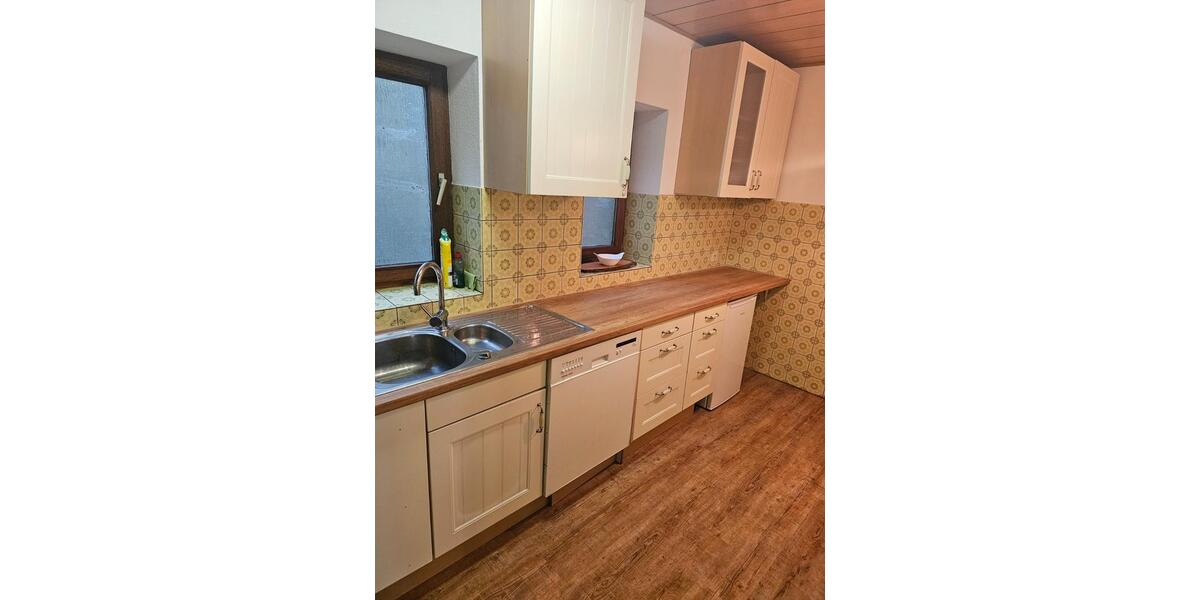 Erdgeschoßwohnung Hof - 3 Zimmer, 85 m&sup2;, 650&euro; | Angebot:25843730