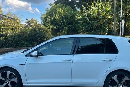 VW Golf 272.000 km 12.890 &euro; Kreuztal 57223