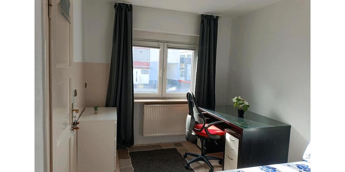 Etagenwohnung Siegen - 1 Zimmer, 14 m&sup2;, 300&euro; | Angebot:25397403