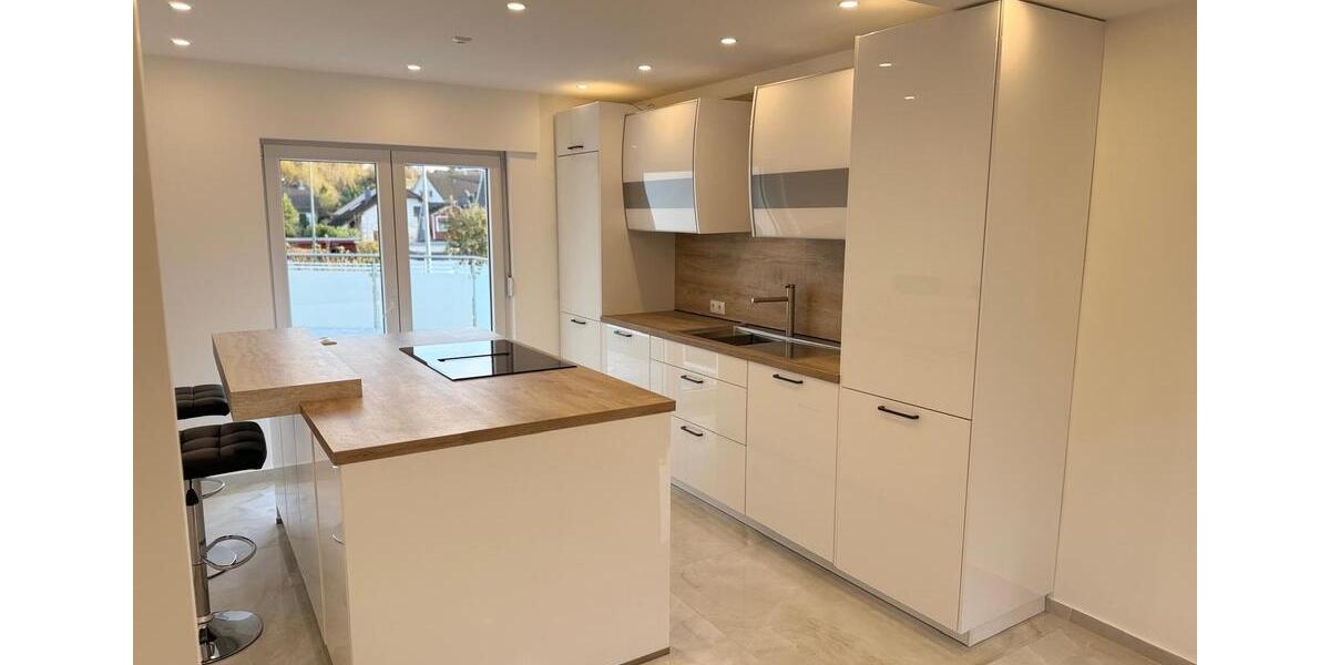 Etagenwohnung Netphen - 7 Zimmer, 180 m&sup2;, 1.980&euro; | Angebot:25921633