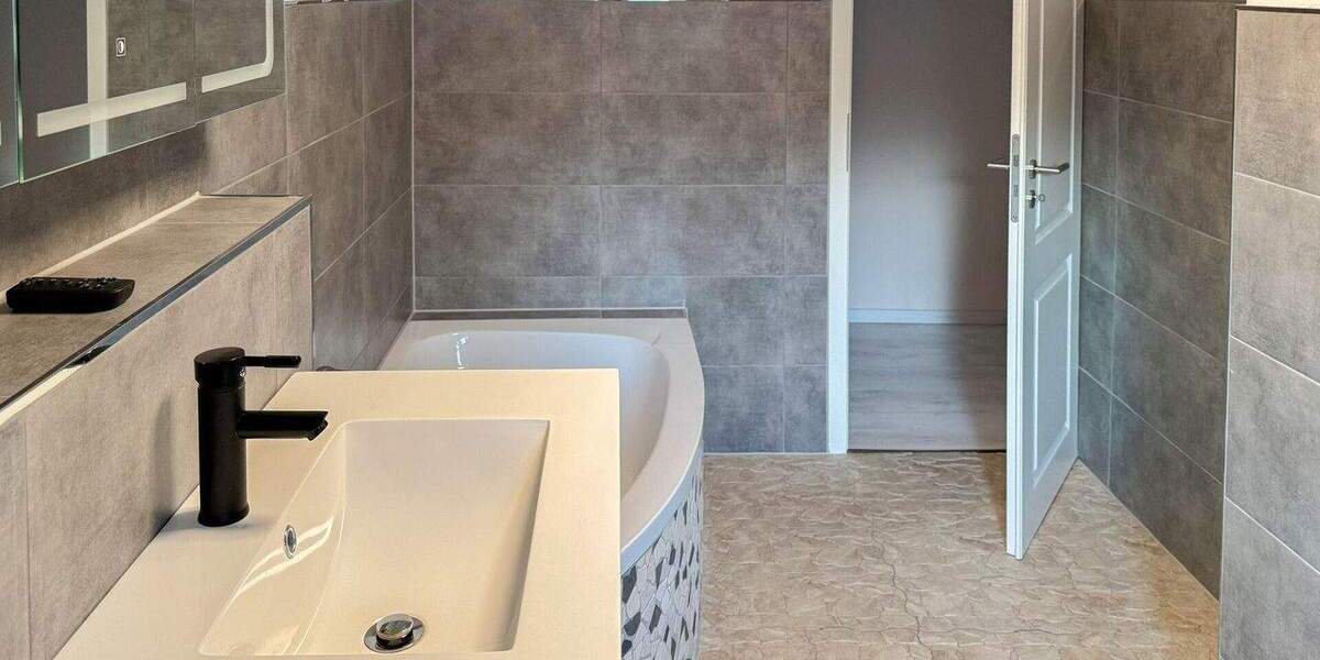 Einfamilienhaus Marzhausen - 9 Zimmer, 266 m&sup2;, 250.000&euro; | Angebot:25691935