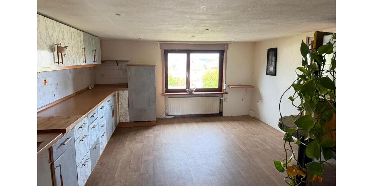 Einfamilienhaus Weitefeld - 9 Zimmer, 211 m&sup2;, 1.450&euro; | Angebot:26008565