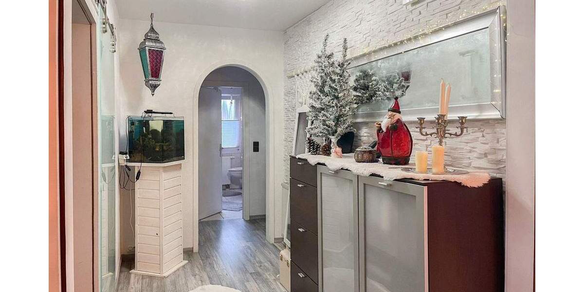 Einfamilienhaus Siegen / Eiserfeld Eiserfeld - 6 Zimmer, 205 m&sup2;, 320.000&euro; | Angebot:25776410