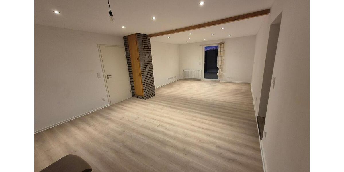 Etagenwohnung Netphen - 5 Zimmer, 102 m&sup2;, 795&euro; | Angebot:26020348