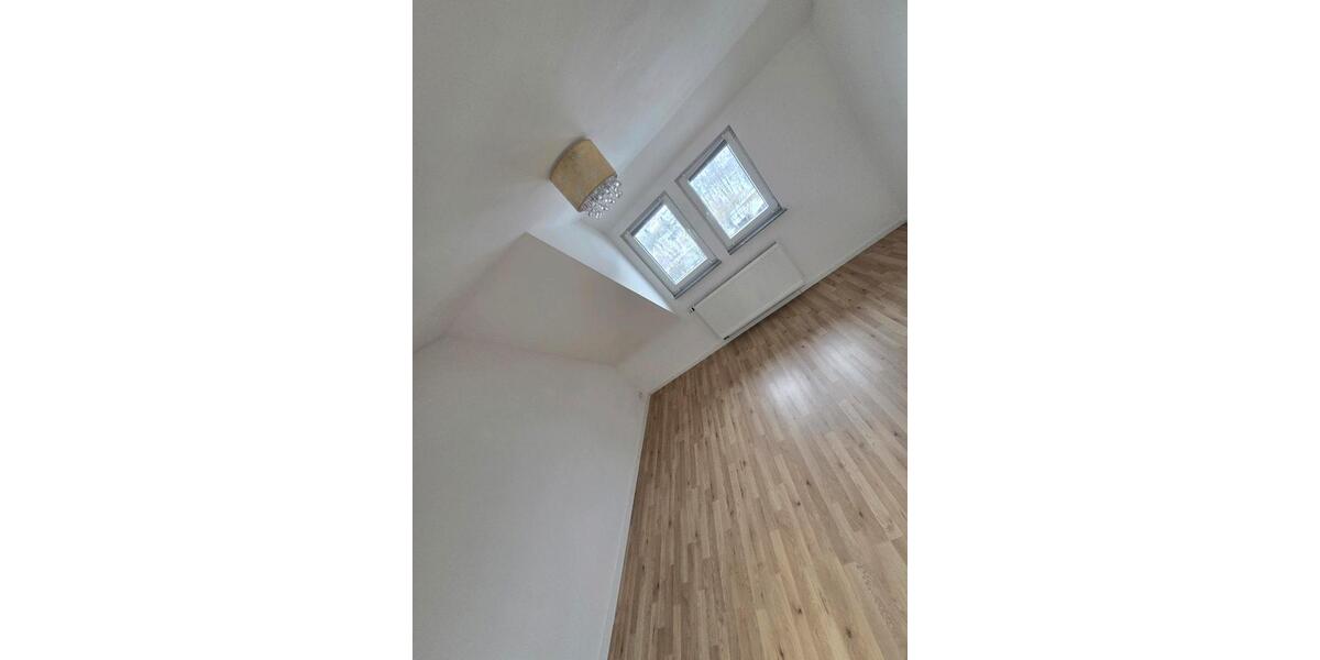 Dachgeschoßwohnung Siegen Dillnhütten - 3 Zimmer, 53 m&sup2;, 498&euro; | Angebot:24676956