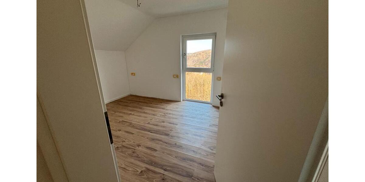 Einfamilienhaus Betzdorf - 6 Zimmer, 137 m&sup2;, 1.300&euro; | Angebot:26375452