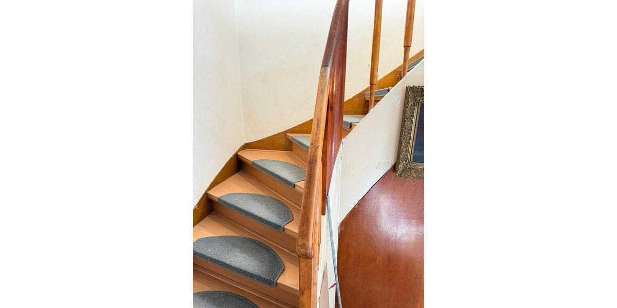 Einfamilienhaus Weitefeld - 9 Zimmer, 211 m&sup2;, 1.450&euro; | Angebot:26008565