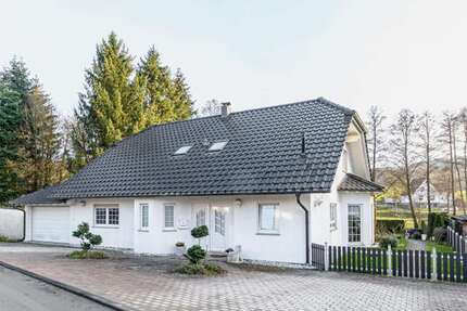 Haus Nordrhein-Westfalen - Waldbröl Waldbröl - 7 Zimmer, 187 m&sup2;, 530.000&euro; | Angebot:26070981