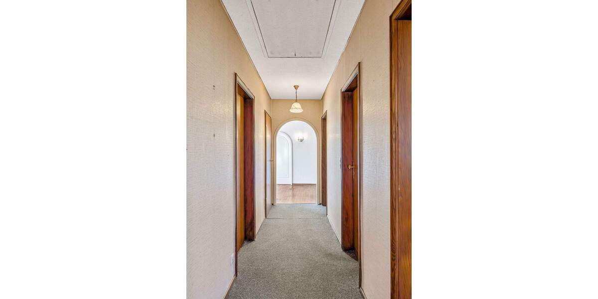 Einfamilienhaus Bad Laasphe - 7 Zimmer, 183 m&sup2;, 286.000&euro; | Angebot:25663940