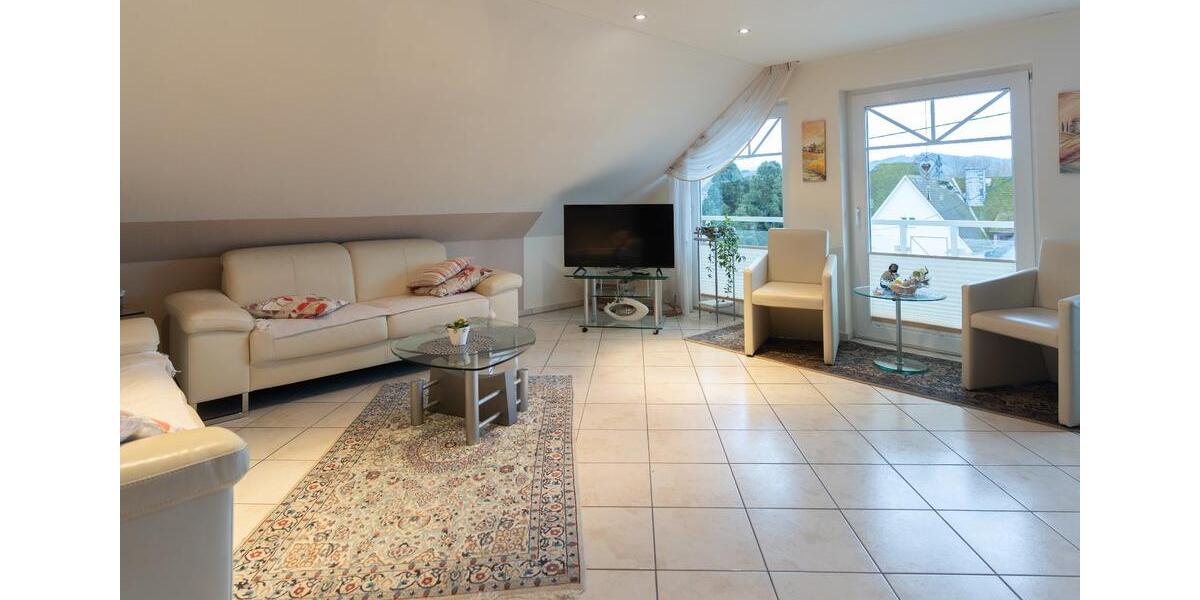 Dachgeschoßwohnung Hilchenbach - 3 Zimmer, 93 m&sup2;, 900&euro; | Angebot:25974797