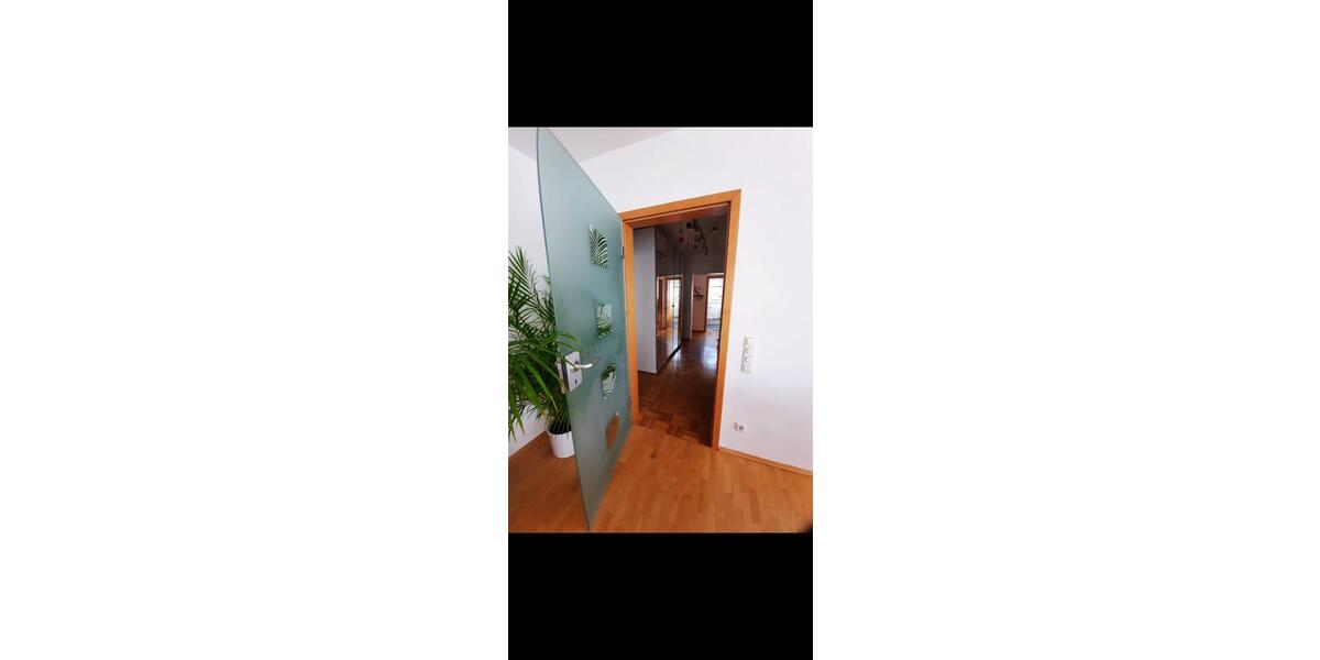 Etagenwohnung Siegen Eiserfeld - 4 Zimmer, 110 m&sup2;, 980&euro; | Angebot:25982687