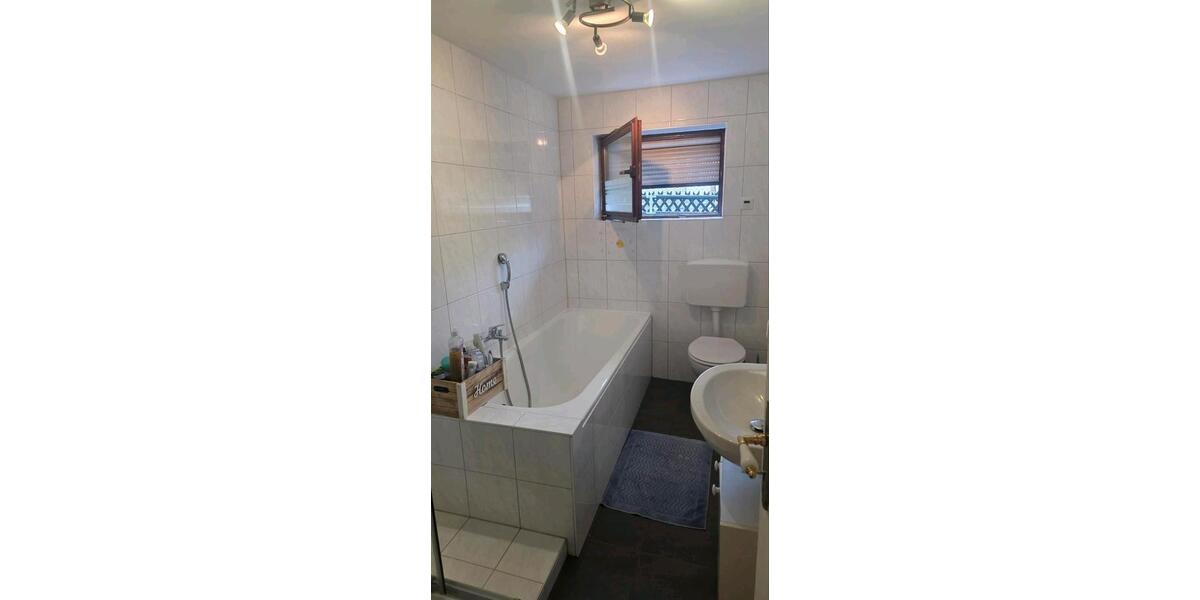 Etagenwohnung Hof - 1 Zimmer, 40 m&sup2;, 420&euro; | Angebot:25173430