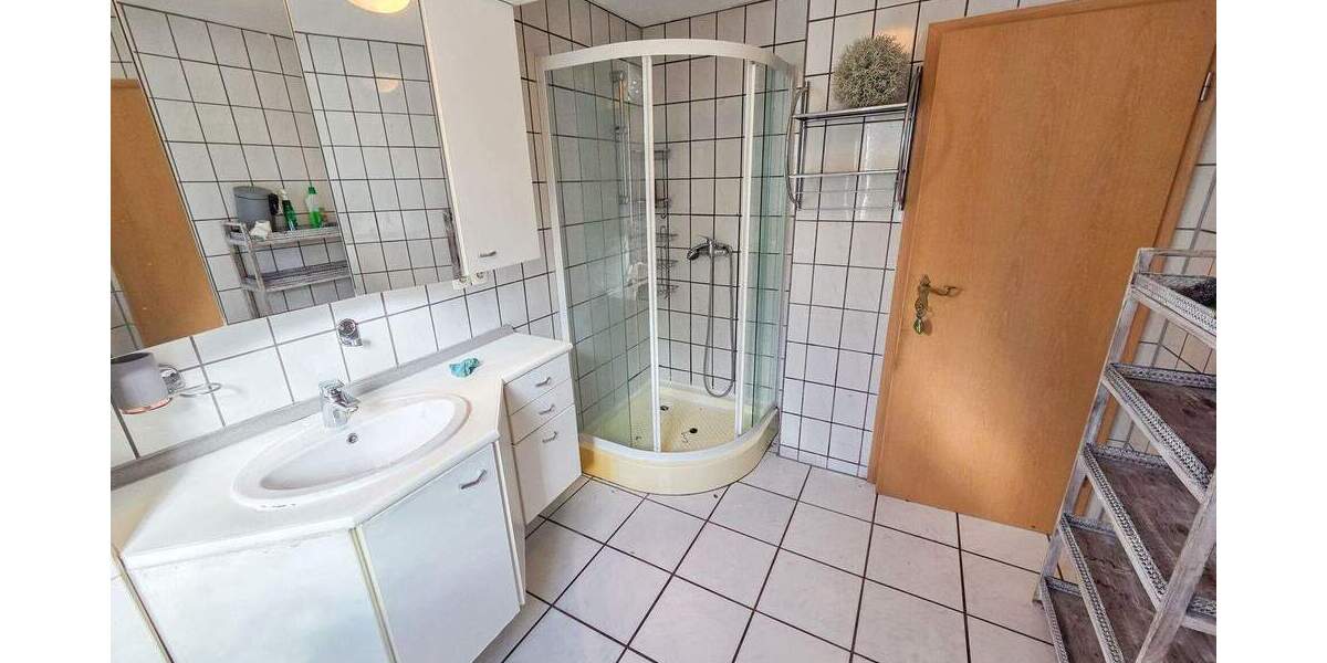Mehrfamilienhaus, Wohnhaus Pracht / Niederhausen Niederhausen - 8 Zimmer, 229 m&sup2;, 299.000&euro; | Angebot:25819920