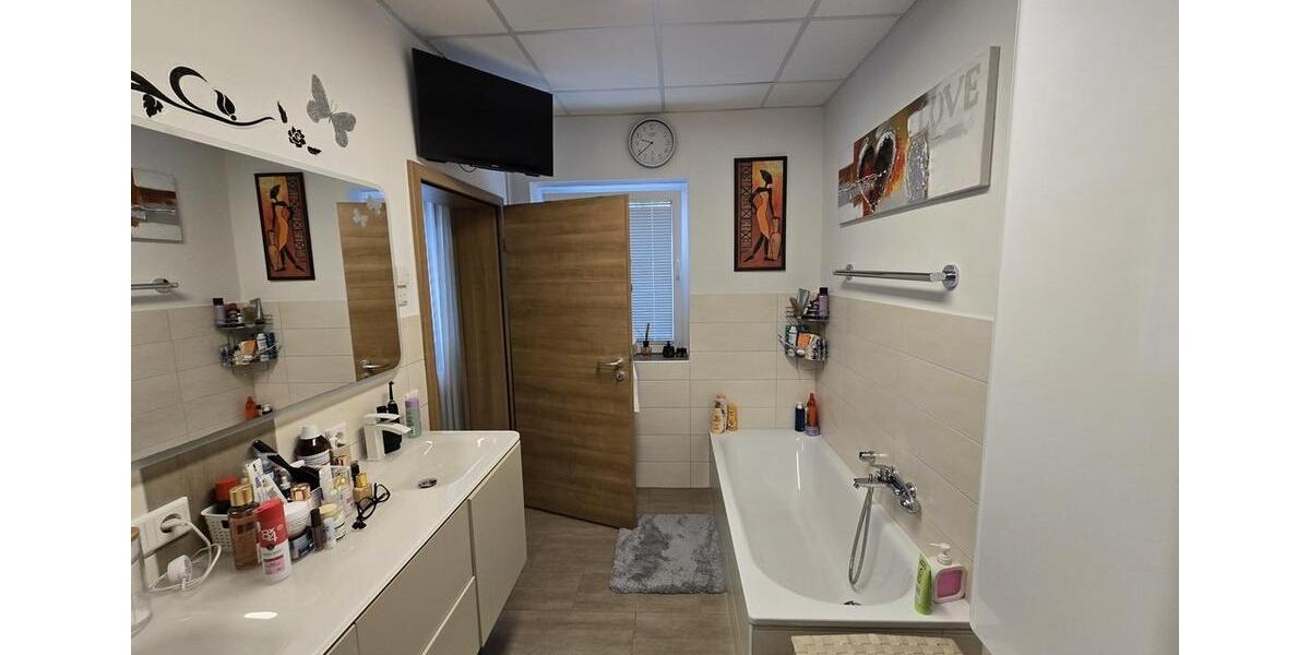 Etagenwohnung Siegen Dillnhütten - 2 Zimmer, 90 m&sup2;, 1.050&euro; | Angebot:25989235