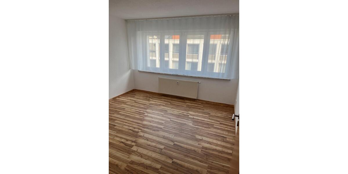 Etagenwohnung Siegen Weidenau - 3 Zimmer, 107 m&sup2;, 1.350&euro; | Angebot:25842747