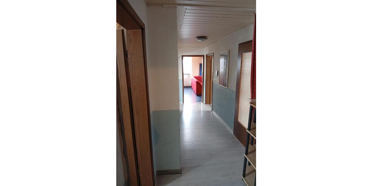 Dachgeschoßwohnung Eschenburg - 4 Zimmer, 80 m&sup2;, 500&euro; | Angebot:25045918