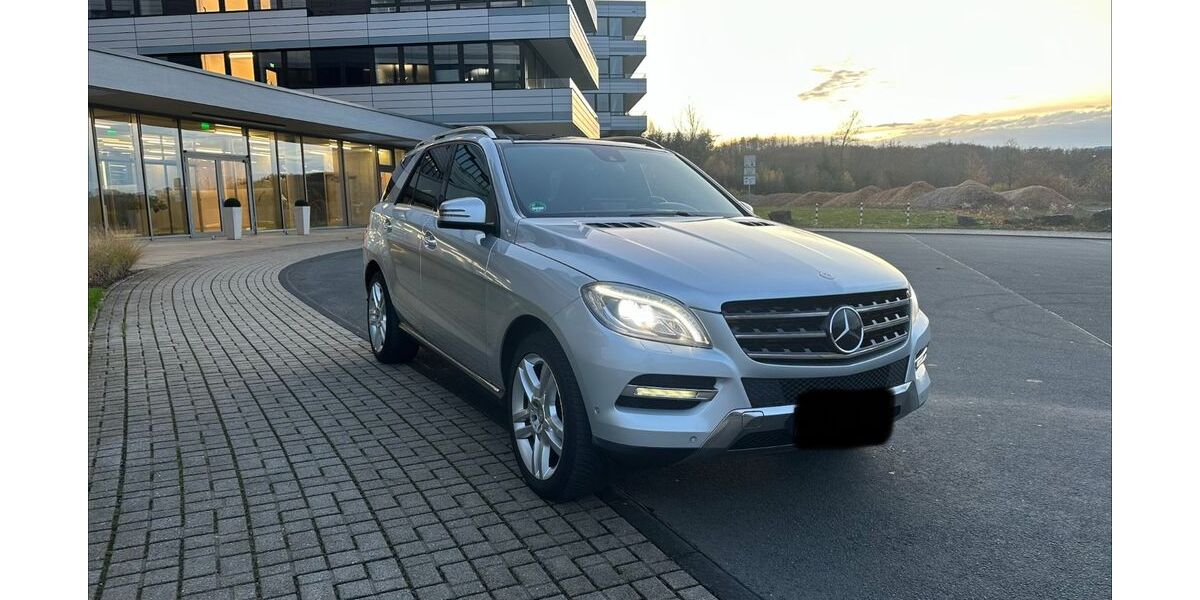 Mercedes-Benz ML 350 307.000 km 13.900 &euro; Siegen 57072
