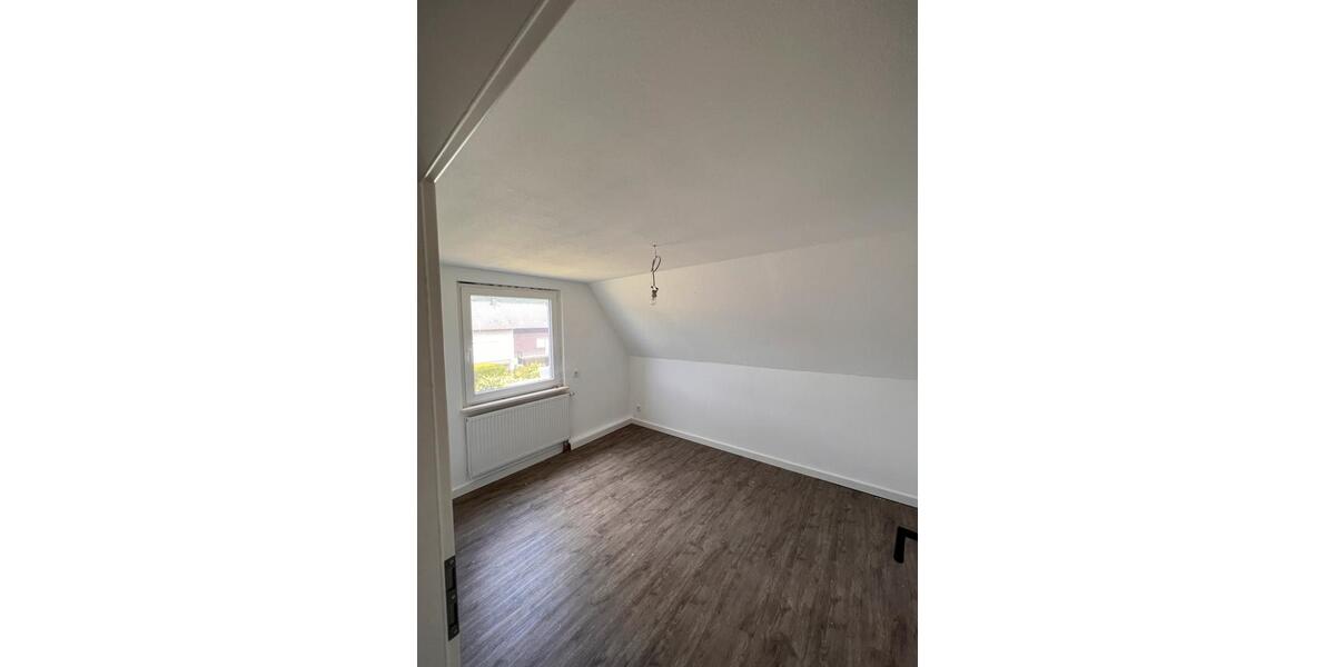 Einfamilienhaus Betzdorf - 3 Zimmer, 92 m&sup2;, 1.200&euro; | Angebot:25931942