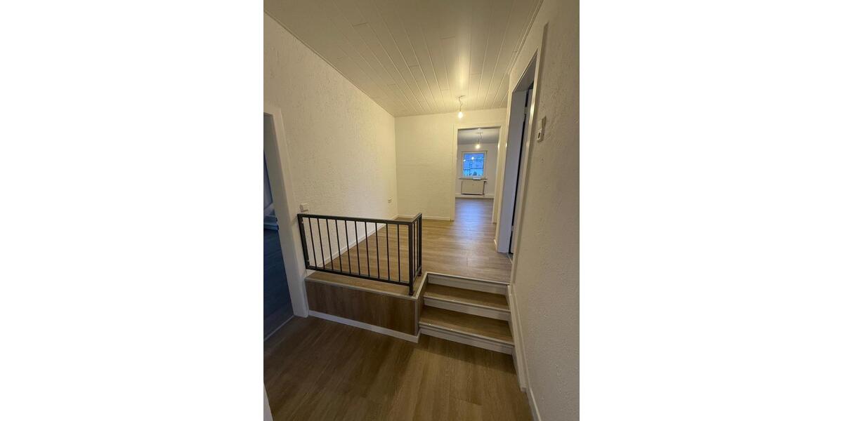 Etagenwohnung Pracht - 4 Zimmer, 90 m&sup2;, 650&euro; | Angebot:25977511