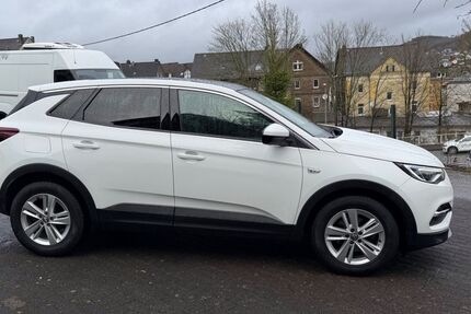 Opel Grandland (X) 189.000 km 11.000 &euro; Betzdorf 57518